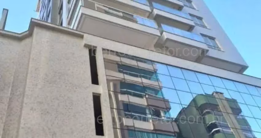 Apartamento à venda na Rua 207, 10, Meia Praia, Itapema