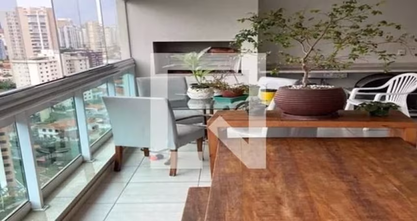 Apartamento à venda com 239m², 4 quartos e 2 vagas