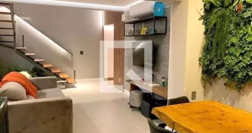 Apartamento  mobiliado com 2 dormitórios e 2 garagens