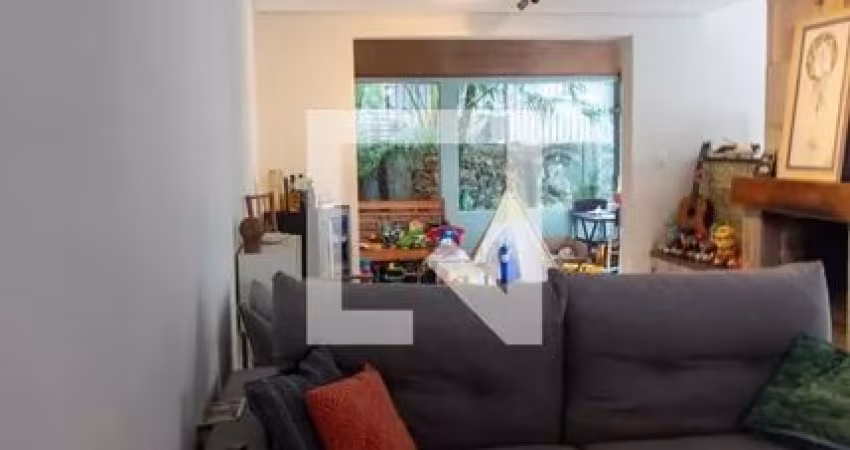 Casa à venda com 250m², 4 quartos e 2 vagas
