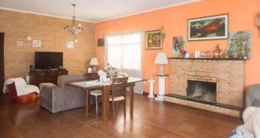 Casa à venda com 330m², 5 quartos e 6 vagas