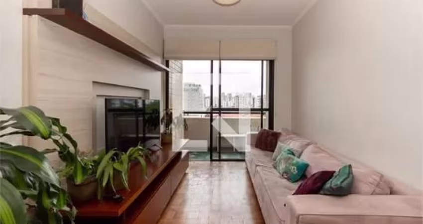 Apartamento no 4º andar mobiliado com 3 dormitórios e 2 garagens