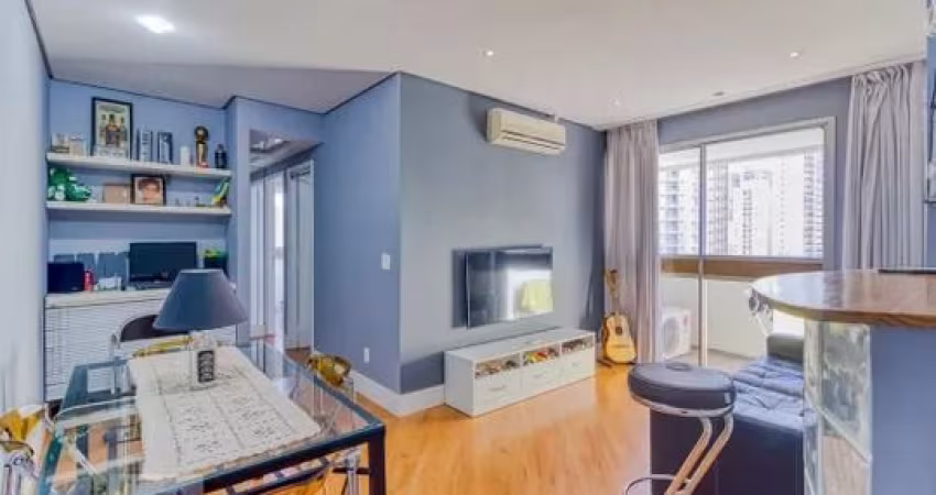 Apartamento no 7º andar mobiliado com 2 dormitórios e 1 garagem