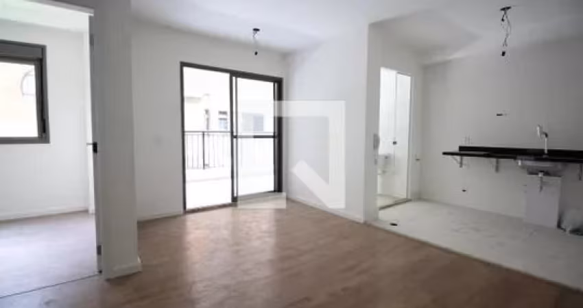Apartamento no 1º andar com 2 dormitórios e 1 garagem