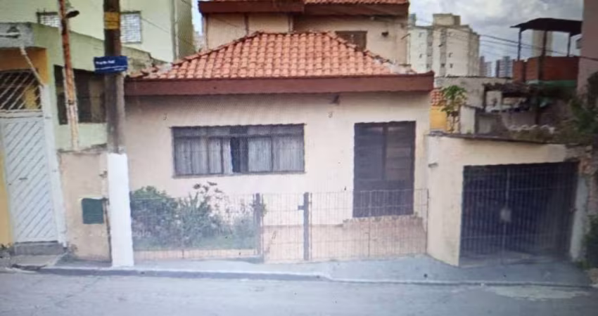 CASA ASSOBRADADA VILA REGENTE FEIJÓ 4 DORMITÓRIOS, 2 BANHEIROS 3 GARAGENS