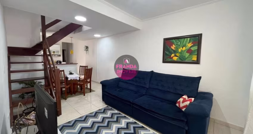 Encantador Sobrado à Venda em Ubatuba - Bairro Silop!