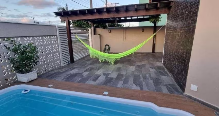 Casa com piscina, 2 quartos bairro Nereidas - Guaratuba PR