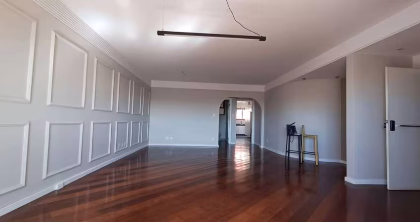 Apartamento 196 m² - 3 dormitórios - 2 vagas - Vl. Bastos