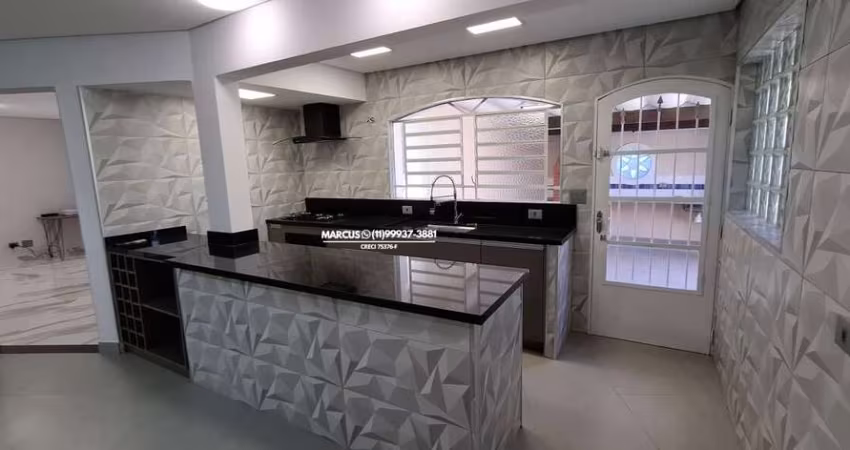 SOBRADO NO JAGUARÉ C/ 3 DORMS; SUÍTE, 2 VAGAS E PISCINA. FL23