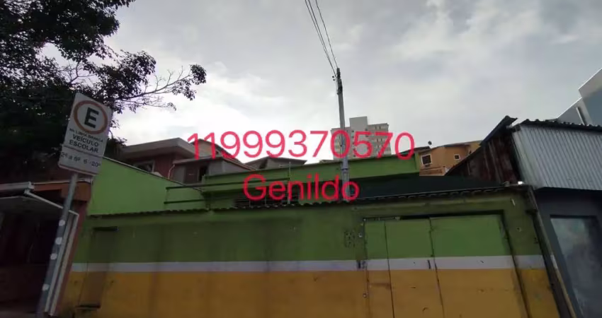 Casa terrea com 6 salas 5 banheiros quintal iideal pra escolas clinicas facil acesso ao metro