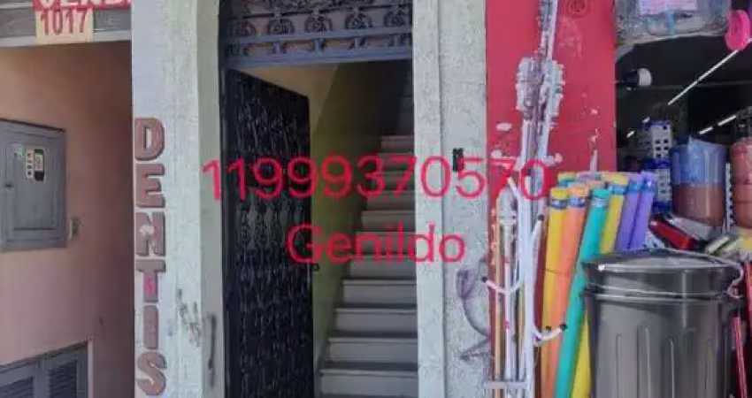 Sobreloja na avenida com 4 salas 2 banheiros sala cozinha quintal fl55