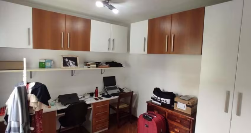CONDOMINIO FECHADO SOBRADO COM 2 DORMS 2 VAGAS. FL43