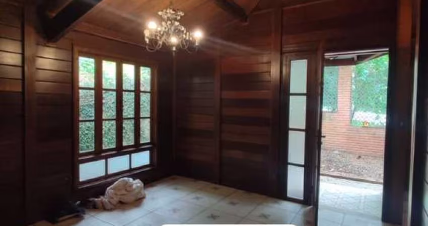 LINDA CASA DE MADEIRA FL 31