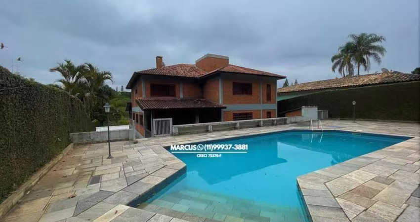 Casa no miolo da Granja Viana c/ 4 dorms; 2 suítes, 12 vagas, piscina . FL23