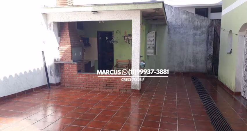 V. SÃO FRANCISCO CASA EM RUA TRANQUILA COM 350 M² 3 VAGAS DE GARAGEM. FL23