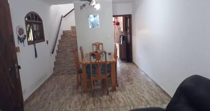 Casa a venda 3 Quartos, 1 suíte 2 vagas 140m² - Jardim Sarah FL15