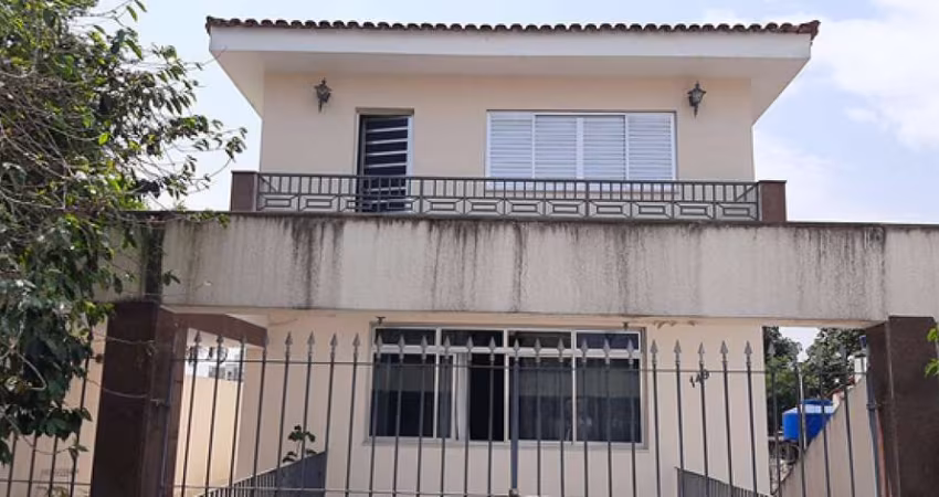 Sobrado Isolado, Rua Fechada e Ótimo Local  - Jaguaré 4 Quartos, 2 Suítes - FL22