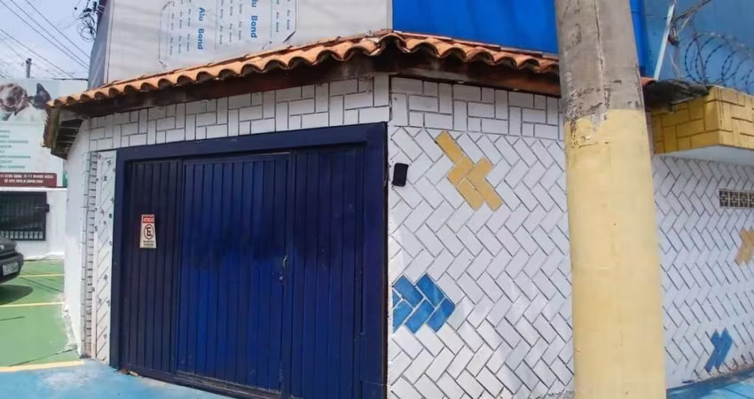 CASA TERREA COM 3 DORMITORIOS E 1 SUITE FL26