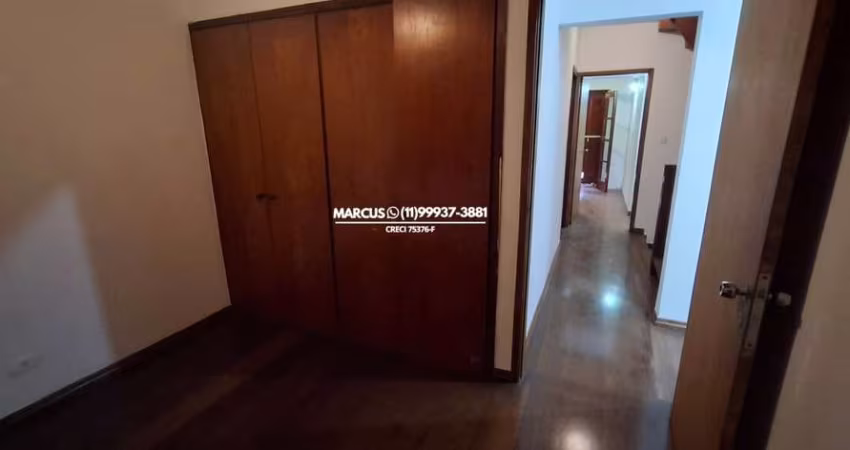 Casa no Jardim Rizzo com 3 quartos, 1 suíte, 2 vagas, quintal. FL23