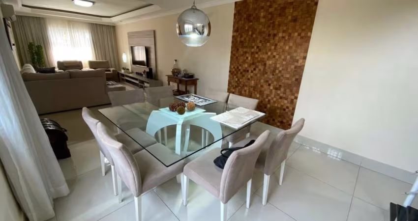 Casa, no Centro do Osasco 223m² 3 Quartos 3 Suítes 5 vagas FL15