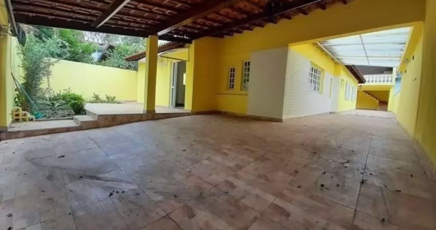 Linda casa térrea em condomínio, reformada, 3 suites, 5 wc, 6 vagas e churrasqueira - fl22