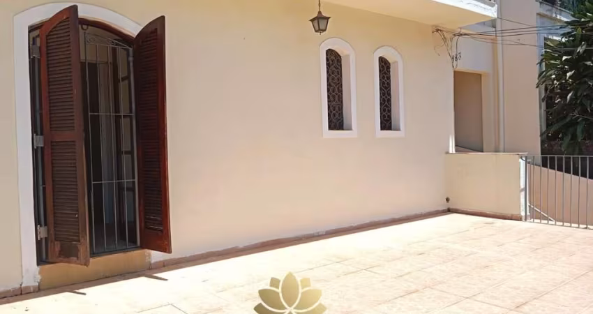 VENDA  SOBRADO 200m²  03 QUARTOS , 01 (SUÍTE)  03 BANHEIROS E DUAS VAGAS DE GARAGENS   FL 38