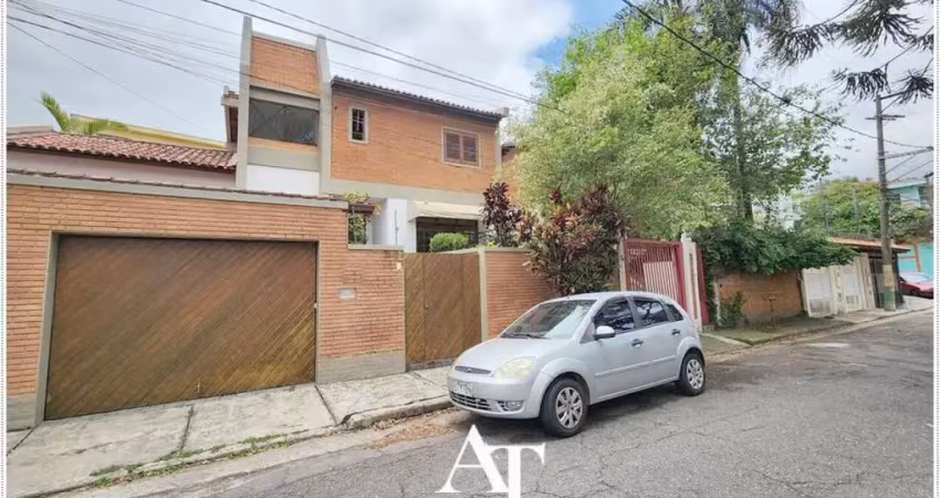 SOBRADO ISOLADO PERTO DA USP - 3 DORMITORIOS COM 2 VAGAS E JARDIM