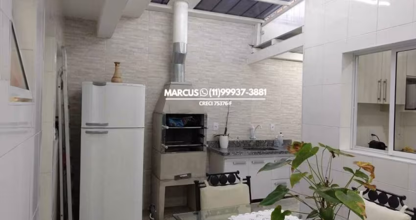 Sobrado na Vila Universitária com 3 dorms; 1 suíte, 3 vagas de garagem. FL23