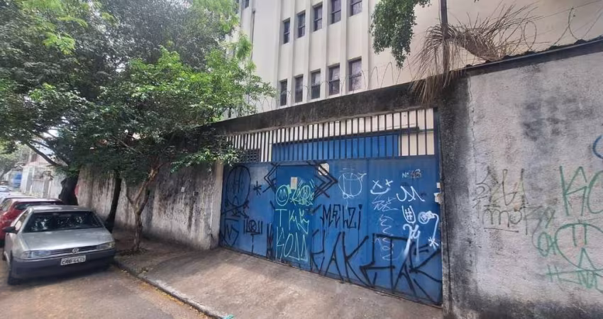 GALPÃO COM 300 M2 DE AREA UTIL E 420 DE AREA TOTAL FL26