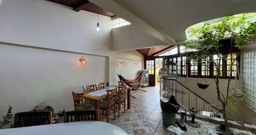 Amplo sobrado com 3 suítes e energia solar no jardim bonfiglioli!! fl43