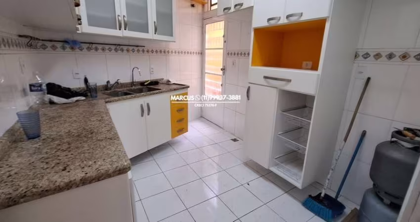 Casa c/ 5 quartos sendo 2 suítes, banheira jacuzzi, escritório moderno montado. FL23