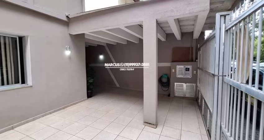 Sobrado na Vila Sônia com 3 quartos, sendo uma suíte, quintal, 3 vagas de garagem. FL23