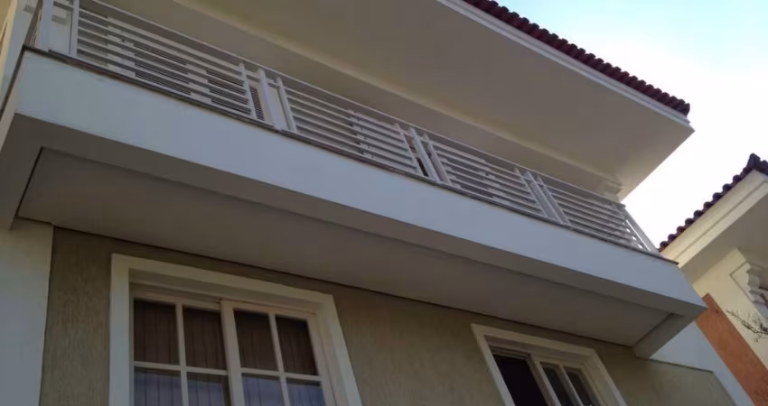 Sobrado de Alto Padrão na Vila São Francisco, 280m², 3 Suítes, 5 Vagas e Lazer Completo - FL12