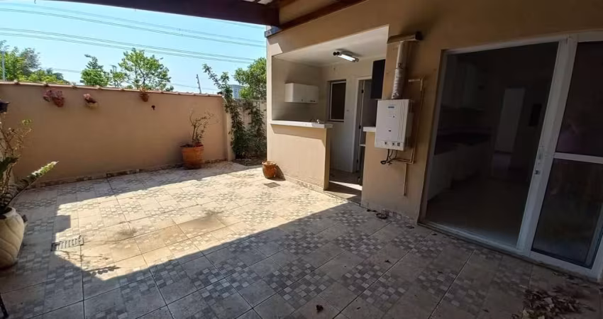 Sobrado Semi-Isolado na Vila São Silvestre, 159m², 3 Dormitórios e 4 Vagas - FL12