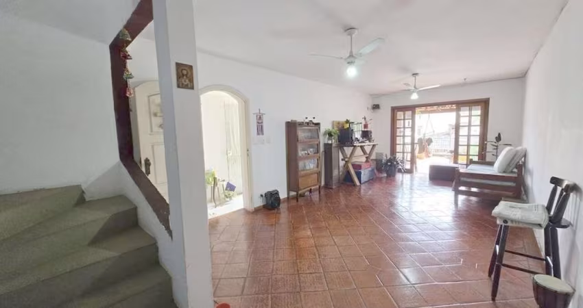 VENDA SOBRADO 140m² 03 DORMITÓRIOS 01(SUÍTE) 04 BANHEIROS E 02 VAGAS DE GARAGENS - FL38