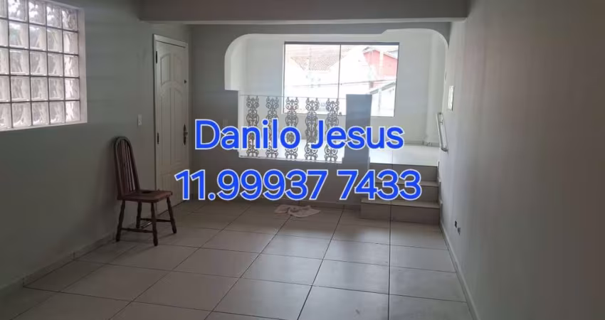 Sobrado 2 dormitórios, sala para 2 ambientes e 1 vaga de garagem. FL51
