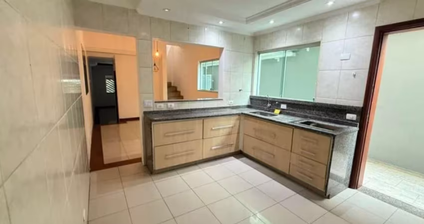 CASA NO SÃO FRANCISCO,3 DORMITORIOS 1 SUITE COM 2 VAGAS FL15