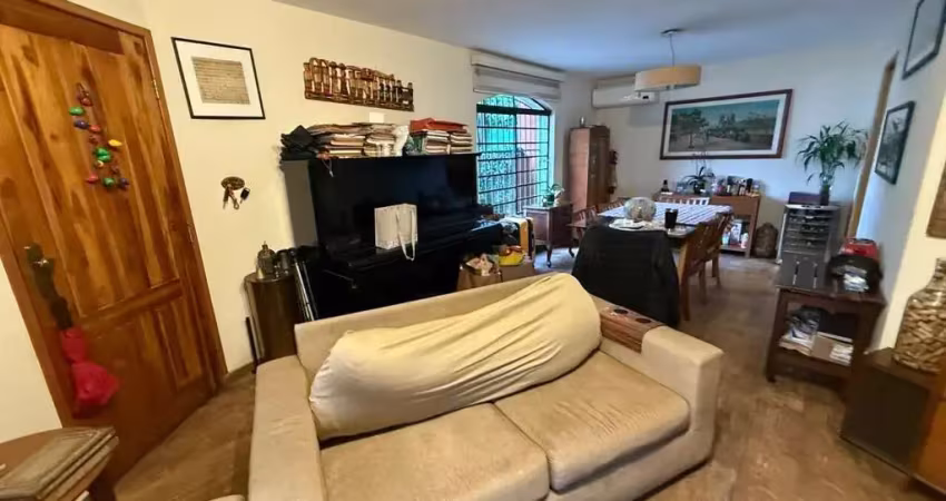 Sobrado de Esquina no Jardim Bonfiglioli com 4 Quartos e 4 Banheiros - FL43