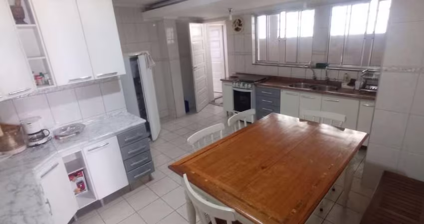 CASA com 3 Quartos e 3 vagas à Venda, 150 m² FL15
