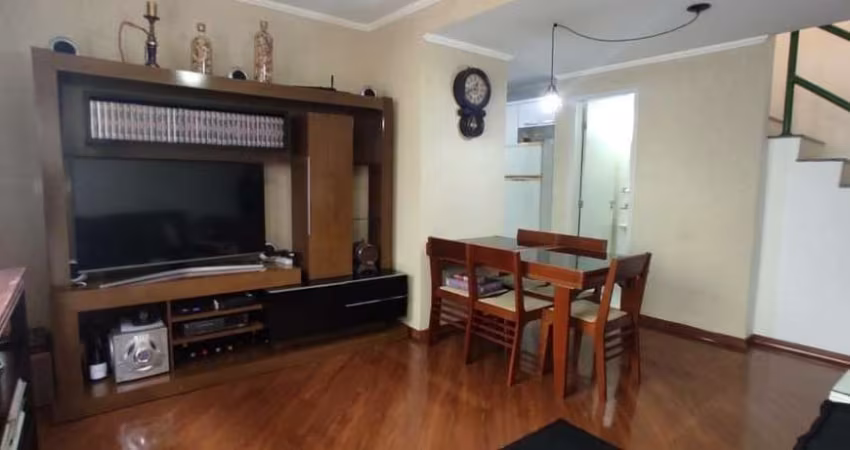 Sobrado de 84m² no Rio Pequeno com 2 Dormitórios e 2 Vagas, FL28