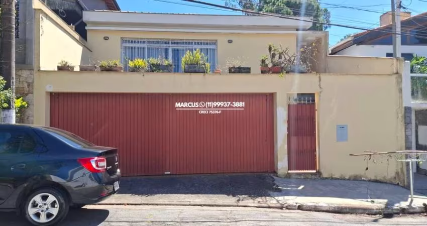 CASA TÉRREA NO JD. ROLINÓPOLIS C/ 3 QUARTOS, 3 VAGAS COBERTAS, EDÍCULA, QUINTAL.  FL23