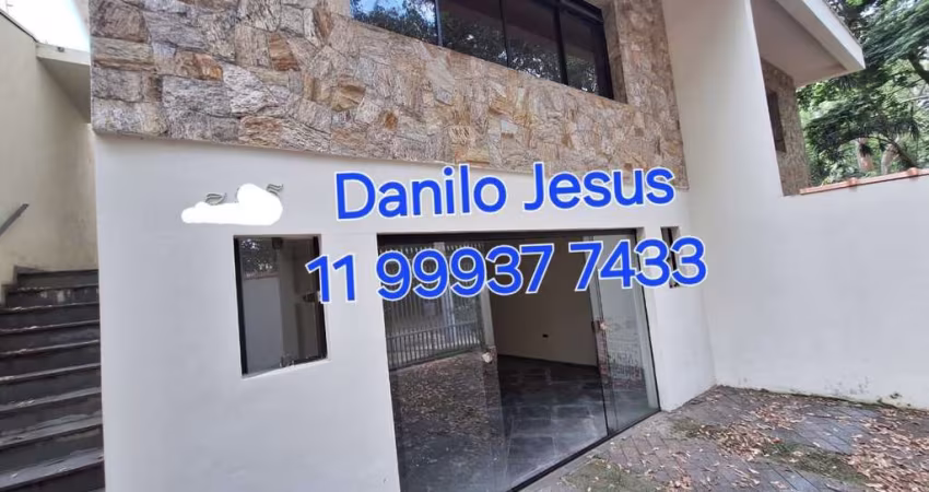 Sobrado com 3 dormitórios e 3 vagas FL51