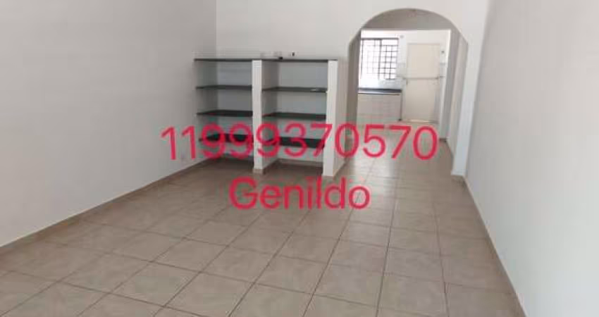 CASA COM QUINTAL 2 QUARTOS EM FRENTE UMA PRACA MARAVILHOSA FÁCIL ACESSO AO METRO ACEITA PETFL55