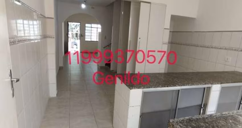 CASA COM QUINTAL 2 QUARTOS EM FRENTE UMA PRACA MARAVILHOSA FÁCIL ACESSO AO METRO ACEITA PETFL55
