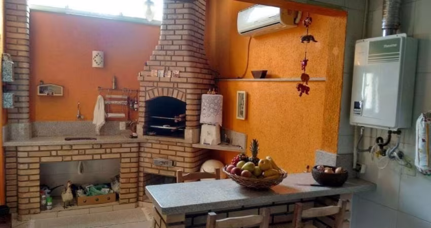 SOBRADO CONDOMÍNIO 130m² 3 DORMITÓRIOS 1 SUÍTE 2 VAGAS JD MONTE KEMEL  FL45