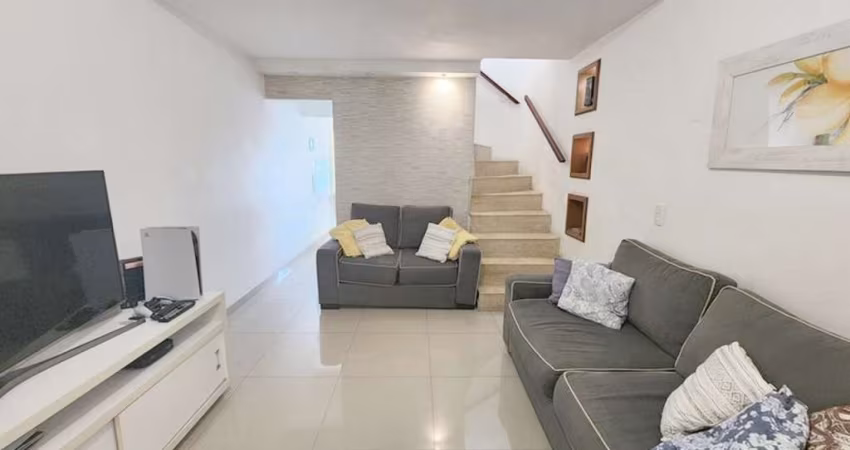 Sobrado com 2 Quartos e 1 banheiro à Venda, 122 m² VENDA - FL38