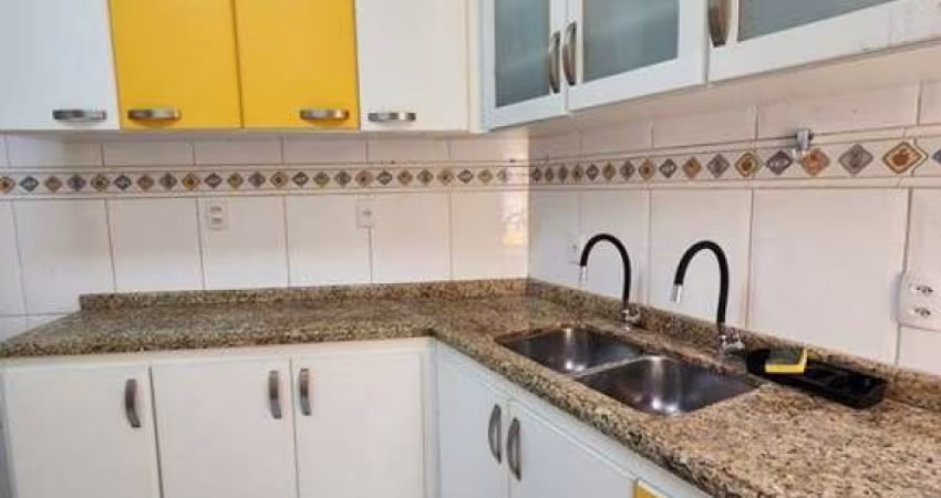 CASA ASSOBRADADA VILA UNIVERSITARIA - 4 DORMITORIOS (2 SUITES) COM 3 VAGAS - FL38