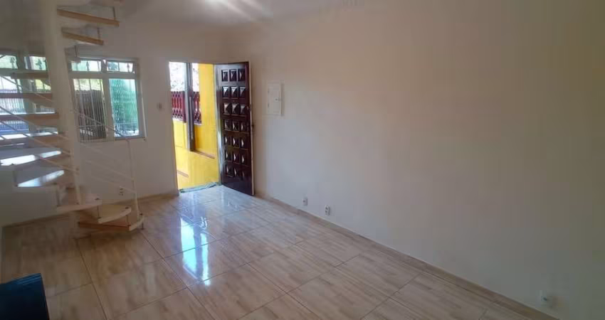 CASA ASSOBRADADA VILA UNIVERSITARIA - 5 QUARTOS (2 SUITES) COM 2 VAGAS FL15