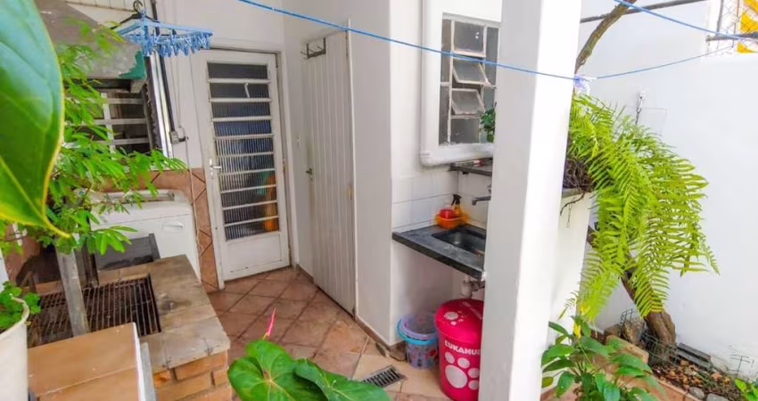 Sobrado com 2 quartos e Edicula no Caxingui FL41