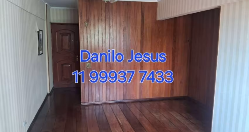 Apartamento com 3 dormitórios, 2 banheiros e 1 vaga. FL51